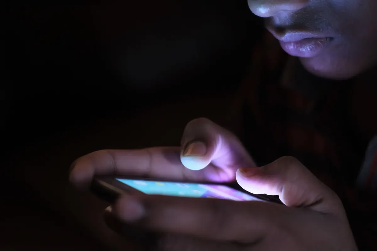 Digital Sunset: How to Stop Screens Two Hours Before Bed